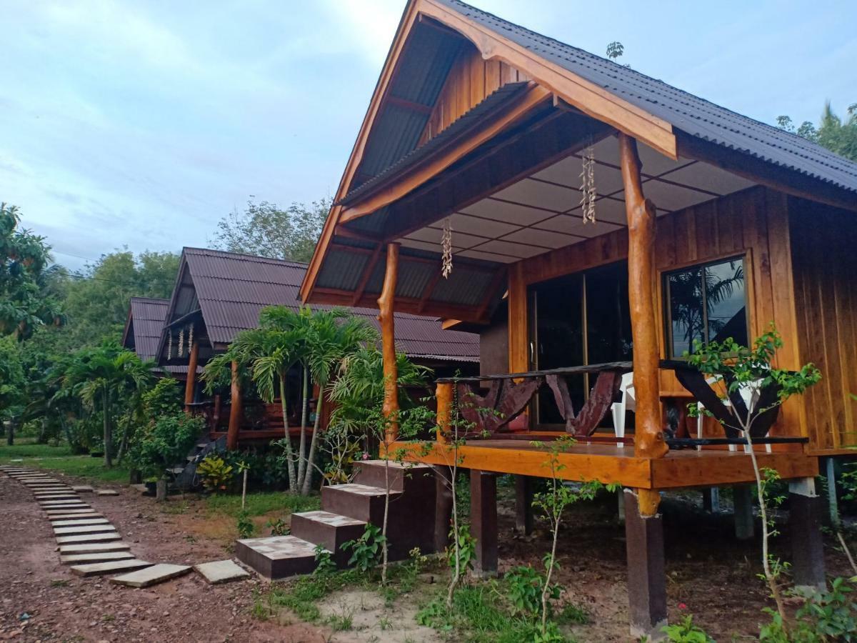 Friendly Koh Jum Hotell Exteriör bild